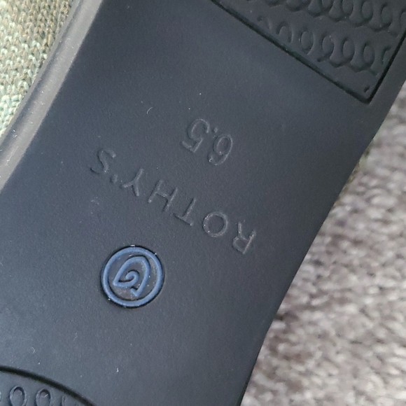 Rothys Camo Loafer Size 6.5 - Picture 7 of 9